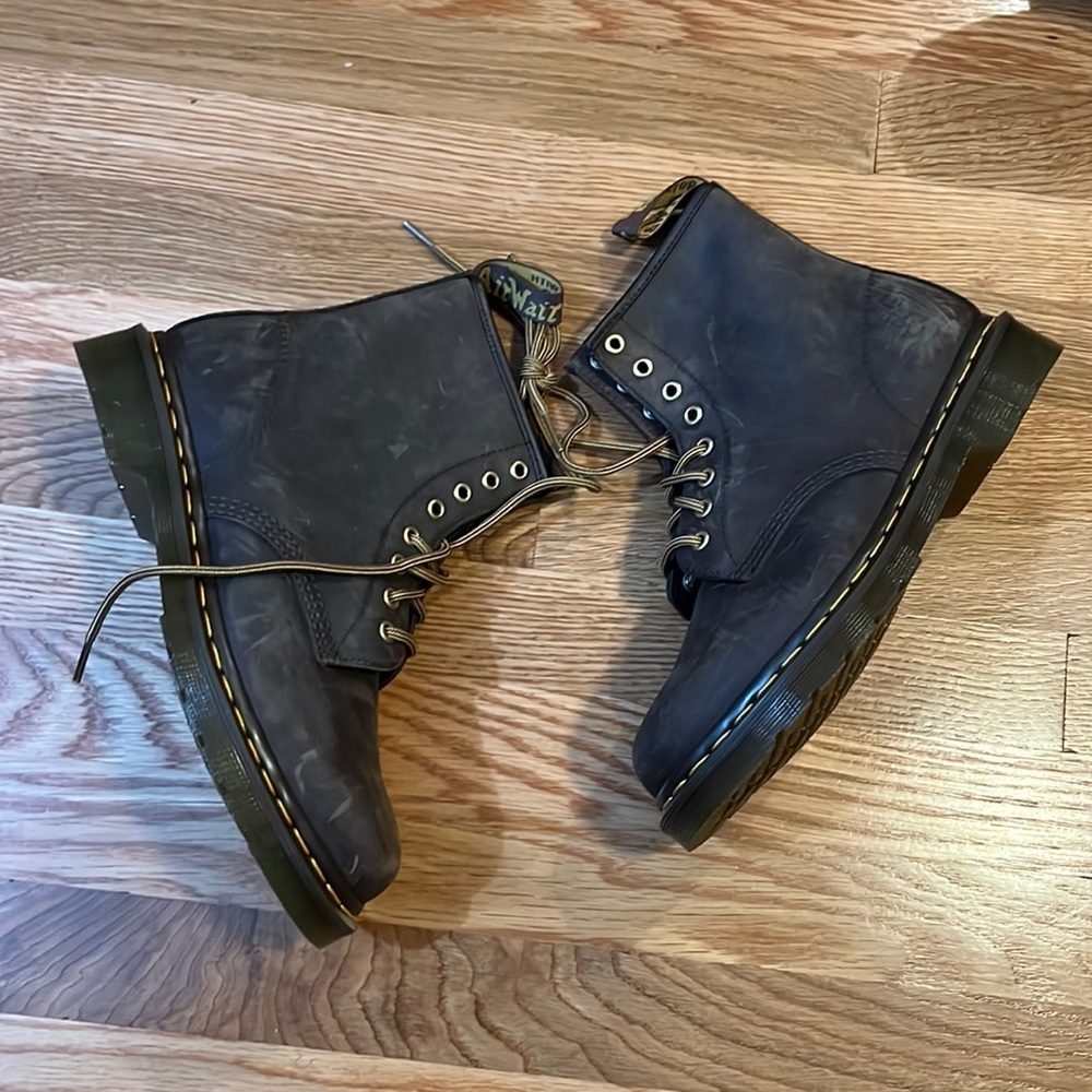 New Dr Martens 1460 brown distressed boots Size 9 - Picture 6 of 14